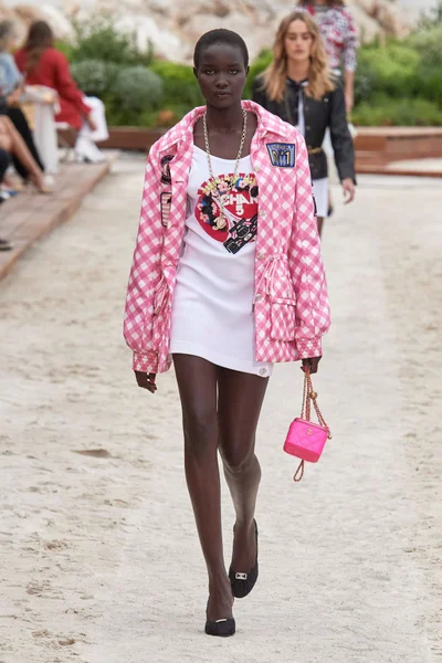 Look 17